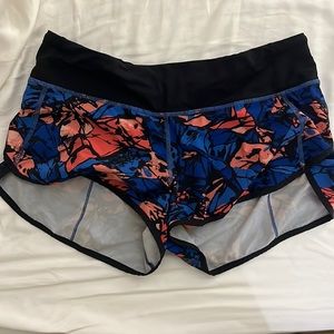 Lululemon speed up short 2.5 inseam size 6
